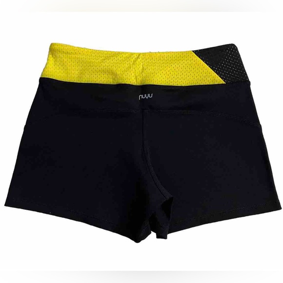 NWT Nuyu Iowa Hawkeyes Women’s Yoga Shorts Black Size L Licensed NCAA $52 Retail - Picture 6 of 7